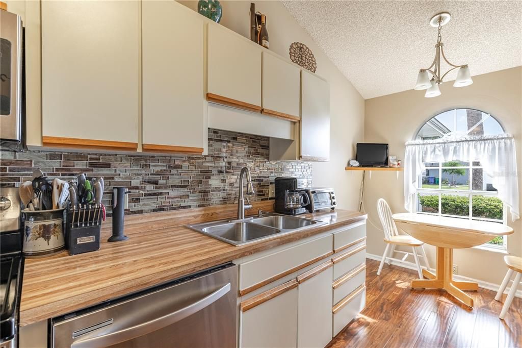 Active With Contract: $249,900 (3 beds, 2 baths, 1328 Square Feet)