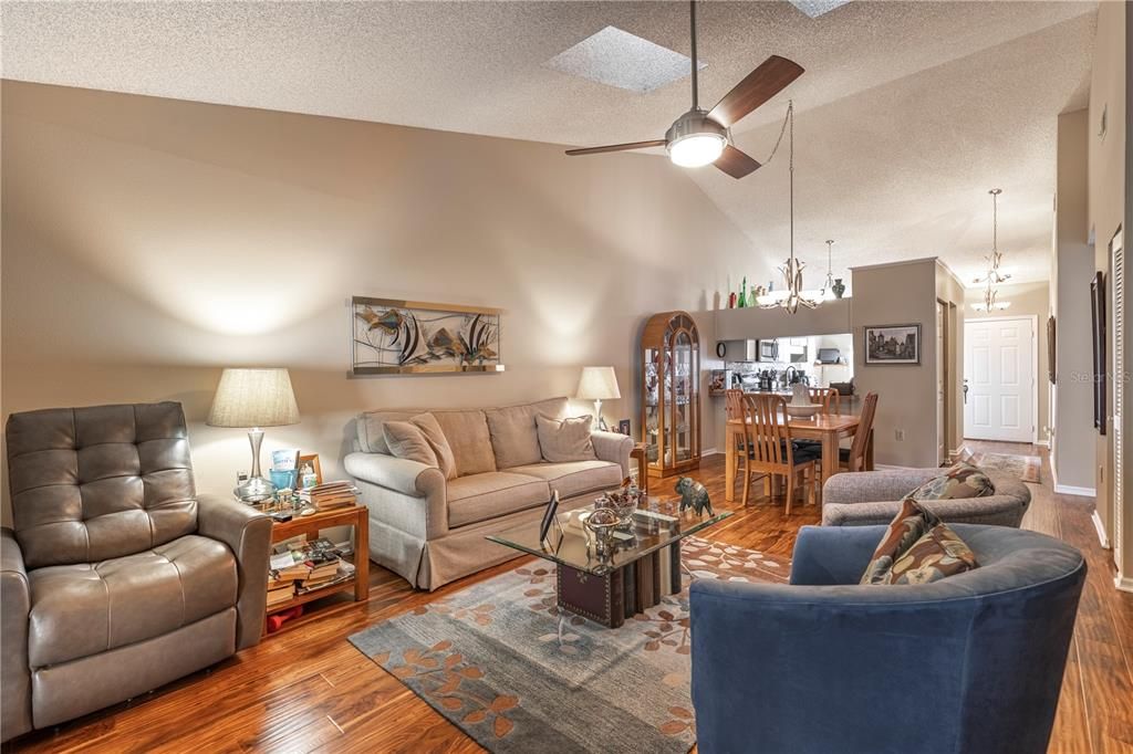 Active With Contract: $249,900 (3 beds, 2 baths, 1328 Square Feet)