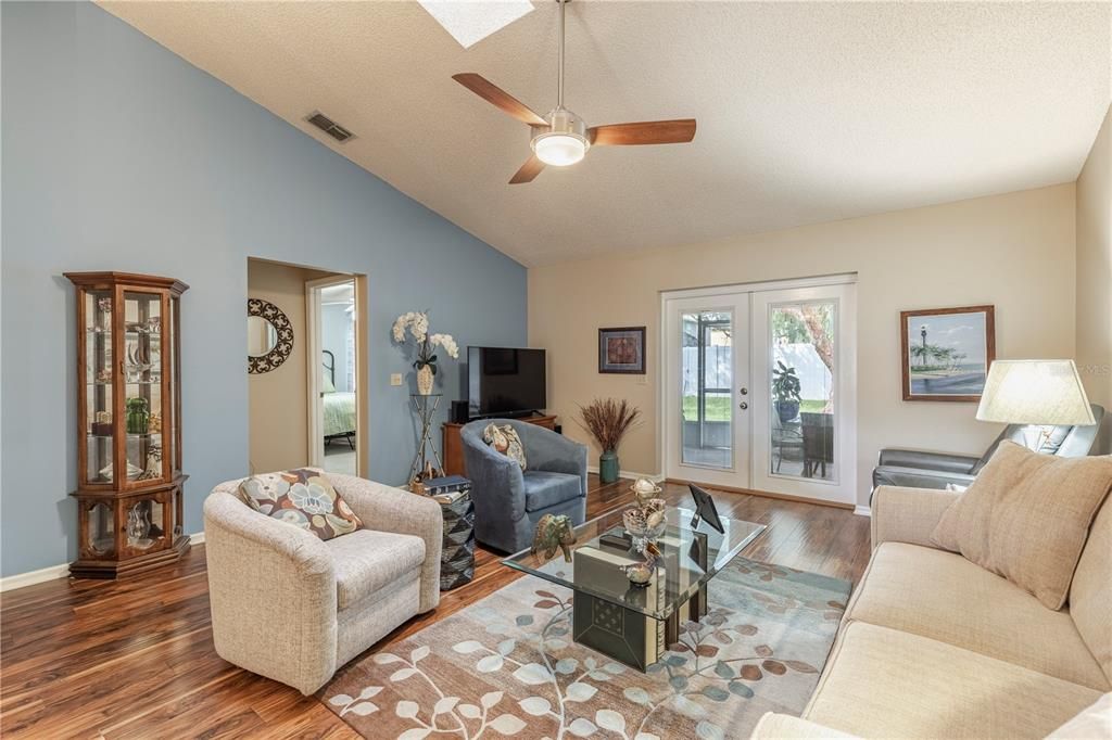 Active With Contract: $249,900 (3 beds, 2 baths, 1328 Square Feet)