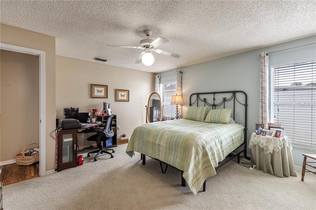 Active With Contract: $249,900 (3 beds, 2 baths, 1328 Square Feet)