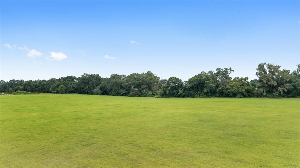 На продажу: $425,000 (13.68 acres)