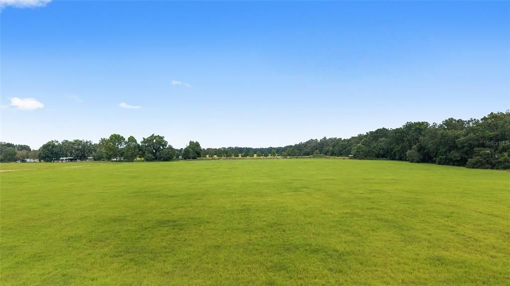 На продажу: $425,000 (13.68 acres)