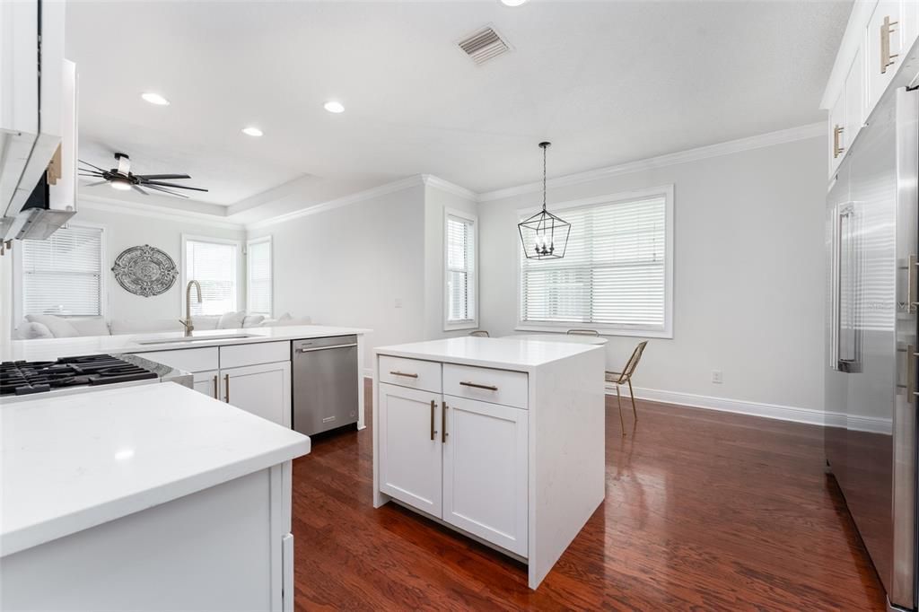 En Venta: $665,000 (5 camas, 3 baños, 3214 Pies cuadrados)