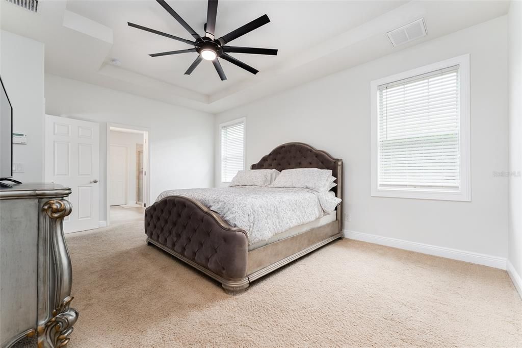 En Venta: $665,000 (5 camas, 3 baños, 3214 Pies cuadrados)