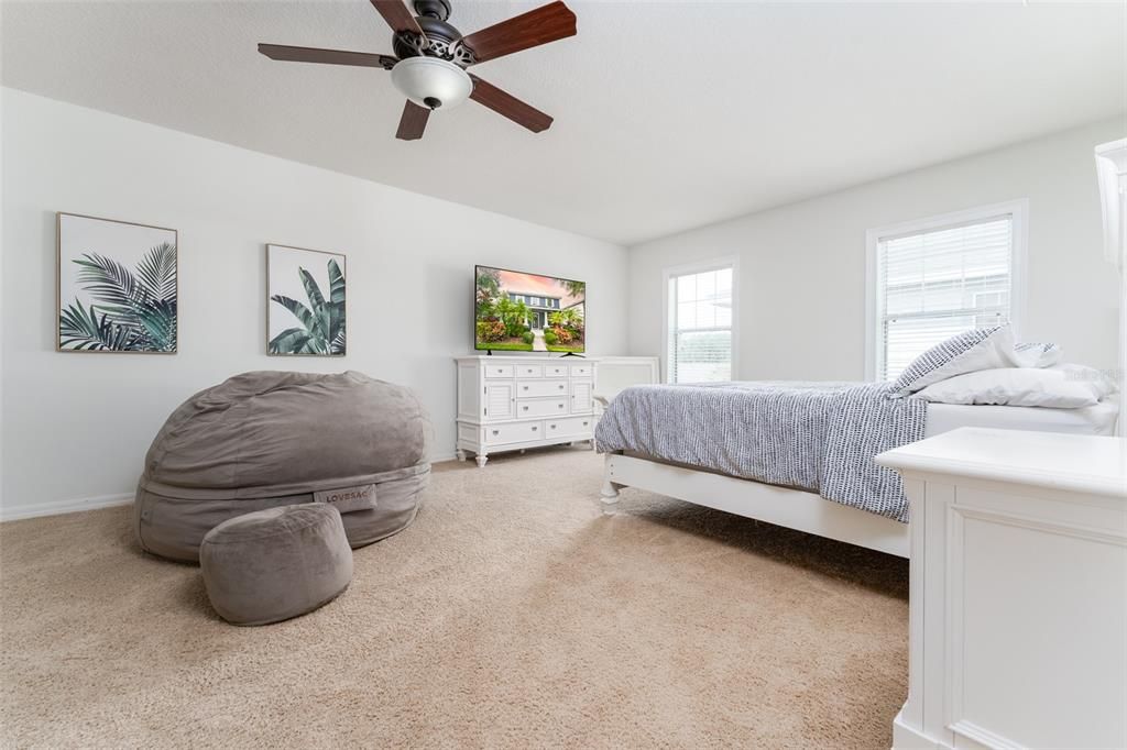 En Venta: $665,000 (5 camas, 3 baños, 3214 Pies cuadrados)