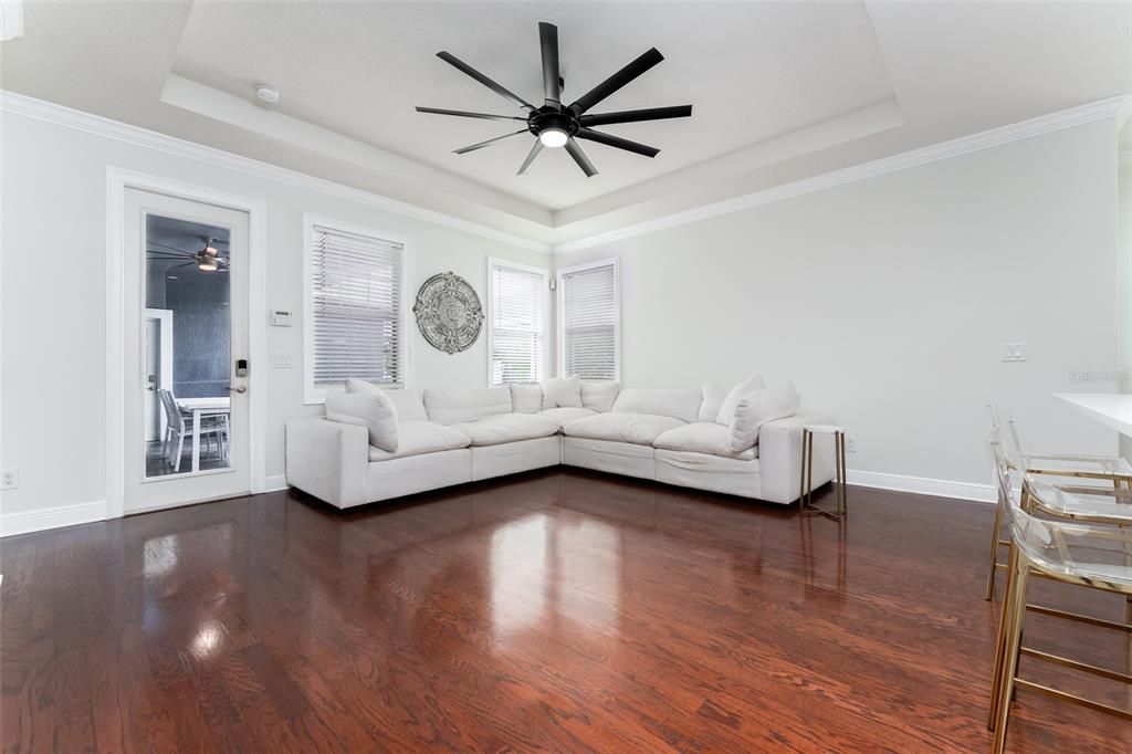 En Venta: $665,000 (5 camas, 3 baños, 3214 Pies cuadrados)