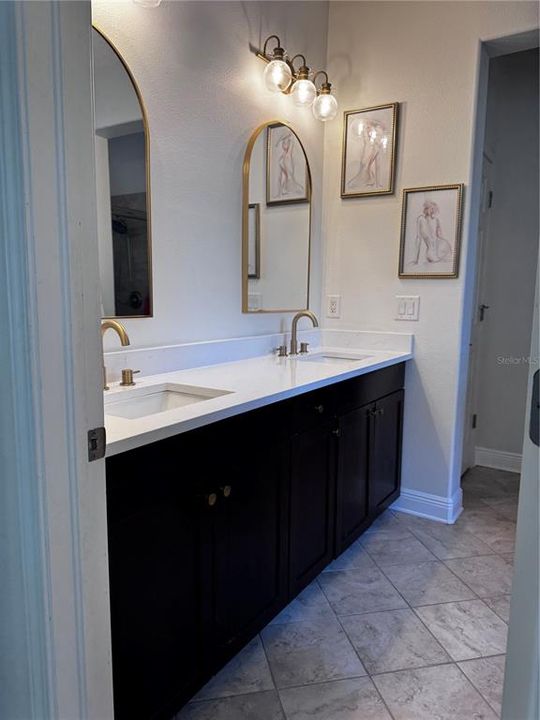 En Venta: $665,000 (5 camas, 3 baños, 3214 Pies cuadrados)