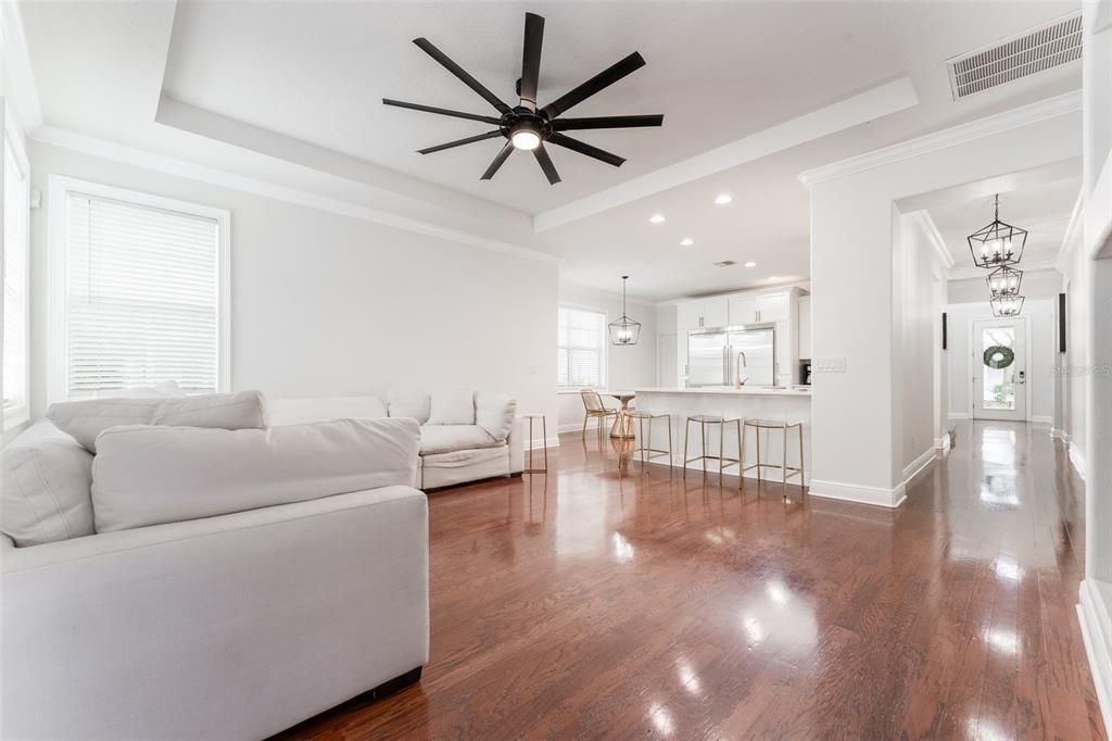 En Venta: $665,000 (5 camas, 3 baños, 3214 Pies cuadrados)