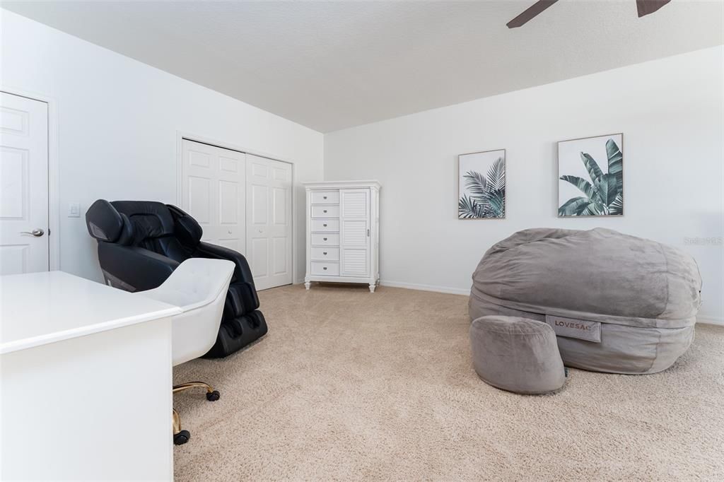 En Venta: $665,000 (5 camas, 3 baños, 3214 Pies cuadrados)