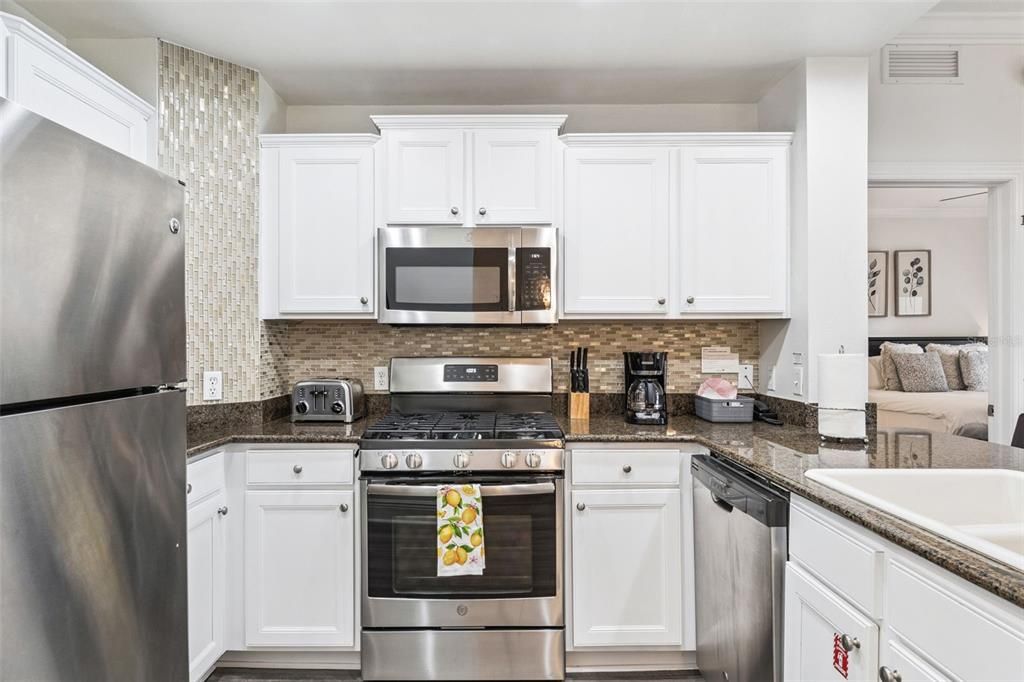 Active With Contract: $306,999 (3 beds, 2 baths, 1344 Square Feet)