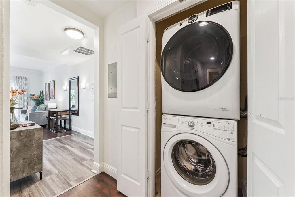 Active With Contract: $306,999 (3 beds, 2 baths, 1344 Square Feet)