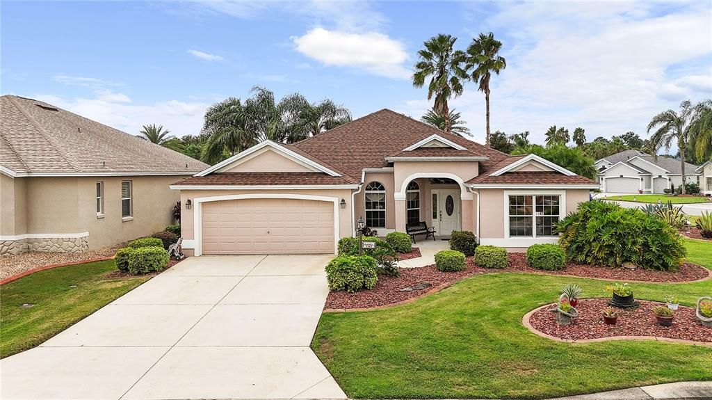 Activo con contrato: $459,900 (3 camas, 2 baños, 1927 Pies cuadrados)