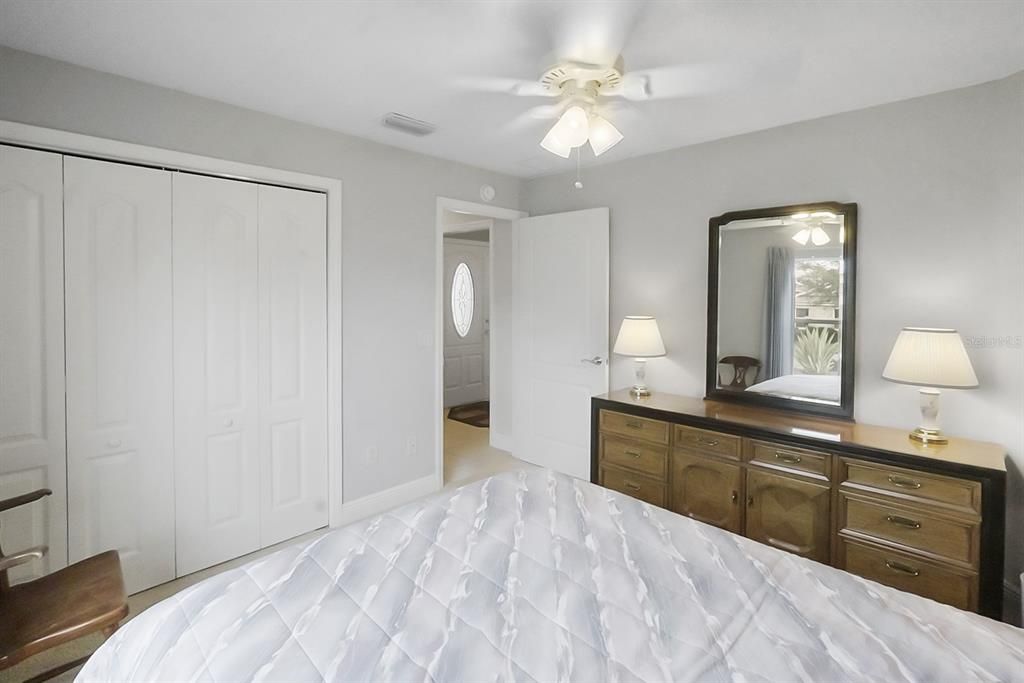 Activo con contrato: $459,900 (3 camas, 2 baños, 1927 Pies cuadrados)