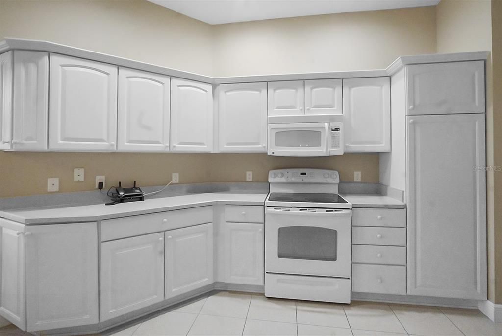 Activo con contrato: $459,900 (3 camas, 2 baños, 1927 Pies cuadrados)