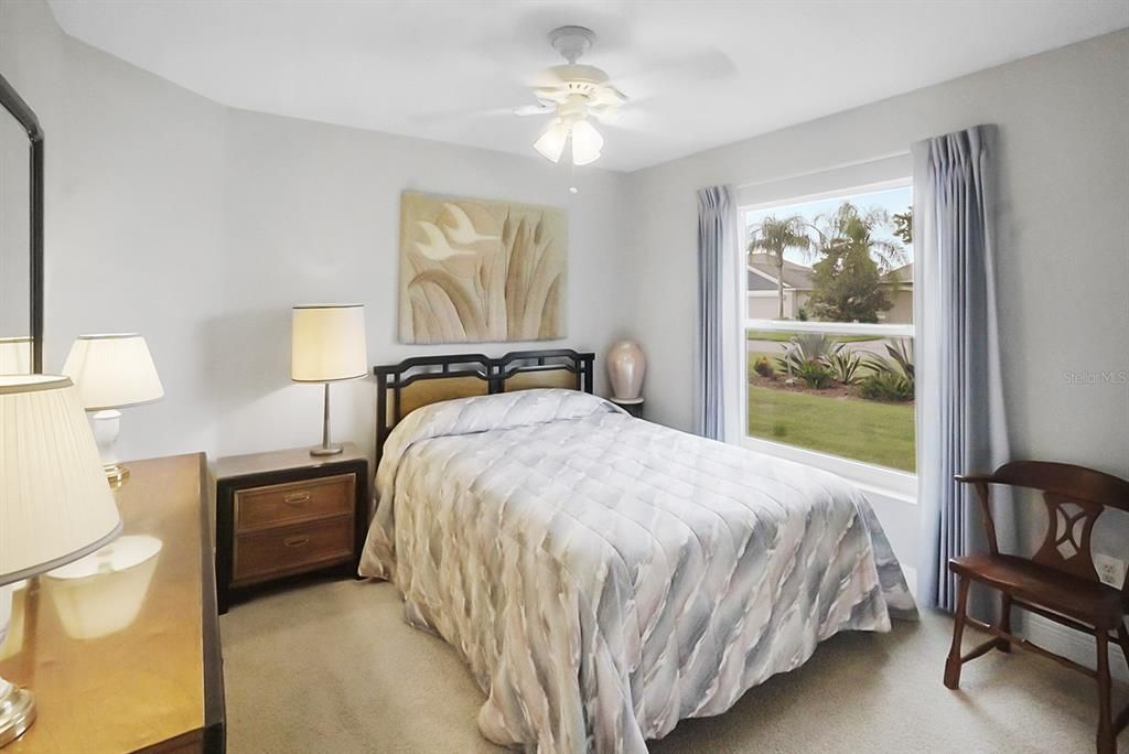 Activo con contrato: $459,900 (3 camas, 2 baños, 1927 Pies cuadrados)