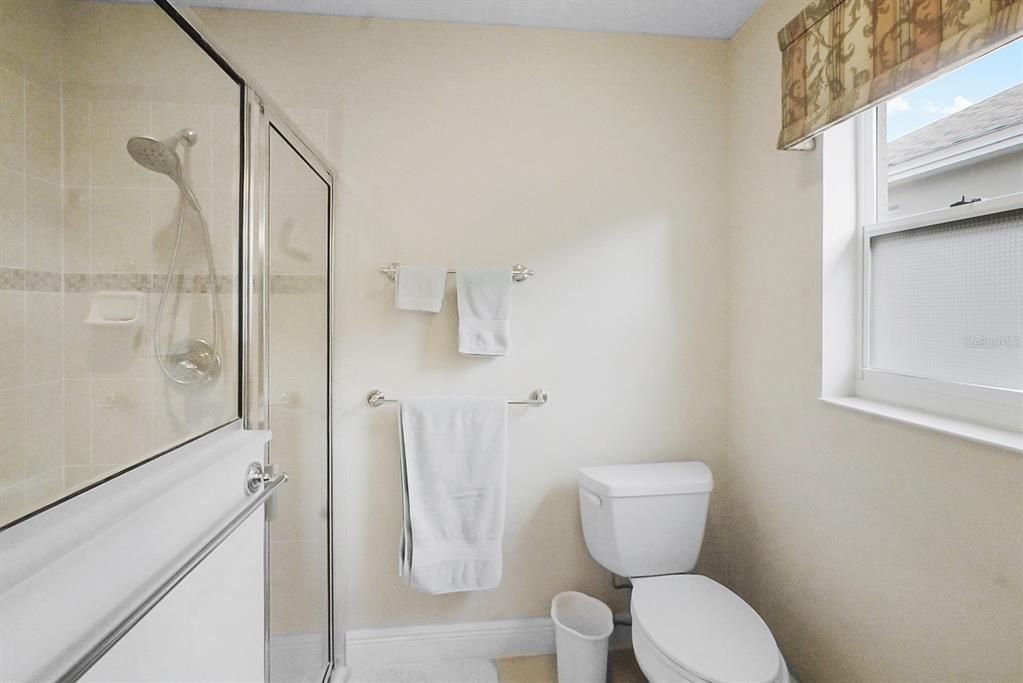 Activo con contrato: $459,900 (3 camas, 2 baños, 1927 Pies cuadrados)