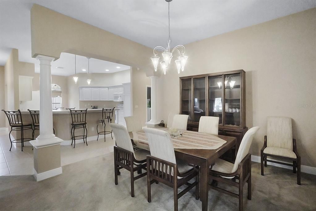 Activo con contrato: $459,900 (3 camas, 2 baños, 1927 Pies cuadrados)