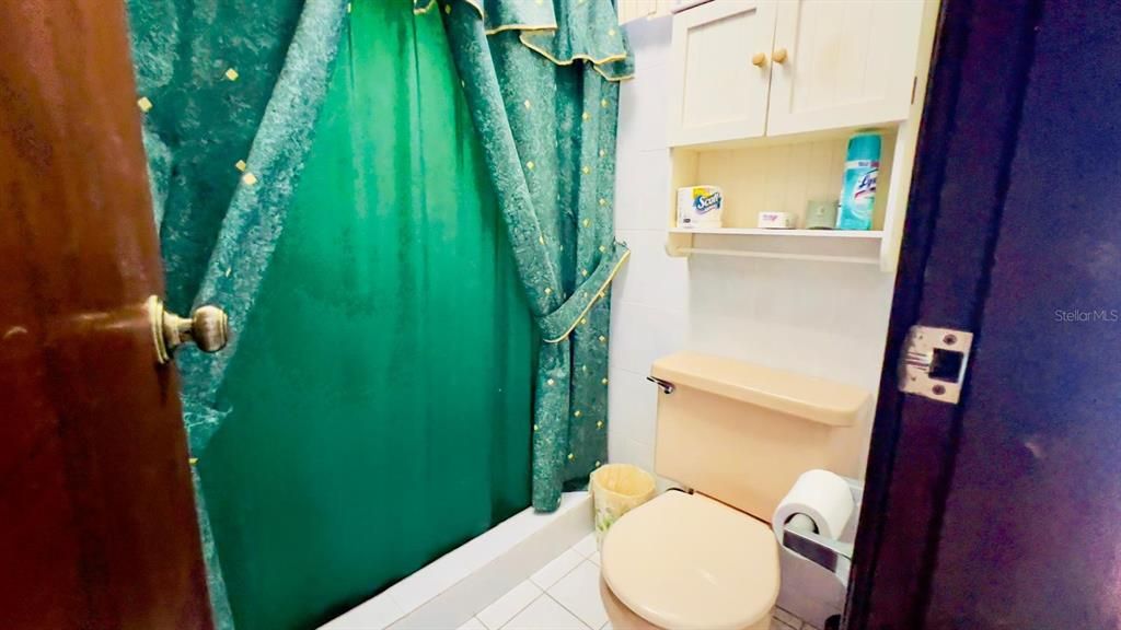 Под контрактом: $398,000 (4 спален, 3 ванн, 3070 Квадратных фут)