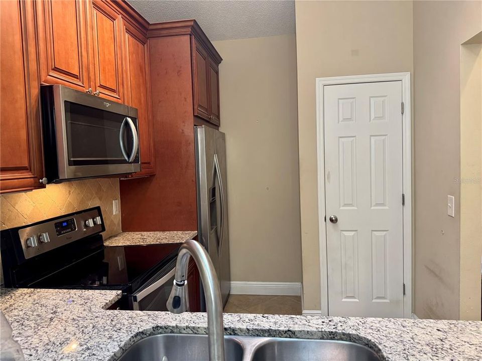 Active With Contract: $285,000 (3 beds, 2 baths, 1144 Square Feet)