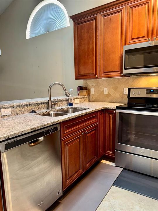 Active With Contract: $285,000 (3 beds, 2 baths, 1144 Square Feet)