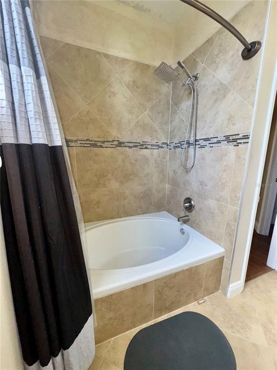 Active With Contract: $285,000 (3 beds, 2 baths, 1144 Square Feet)