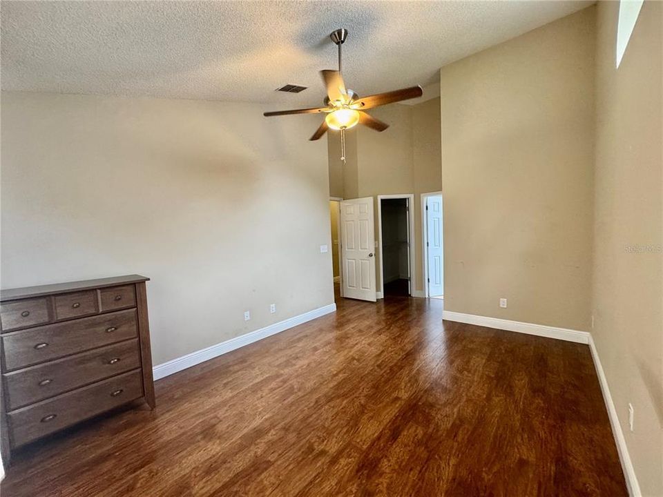 Active With Contract: $285,000 (3 beds, 2 baths, 1144 Square Feet)