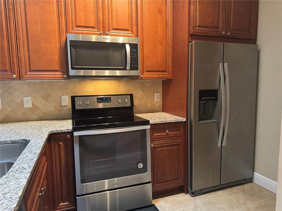 Active With Contract: $285,000 (3 beds, 2 baths, 1144 Square Feet)