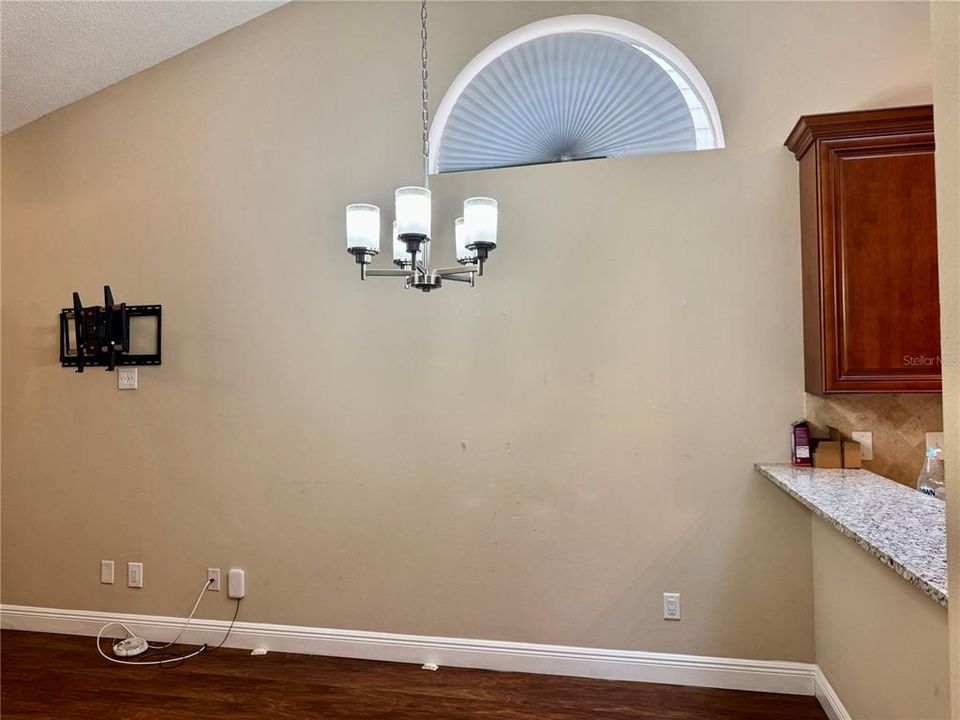 Active With Contract: $285,000 (3 beds, 2 baths, 1144 Square Feet)