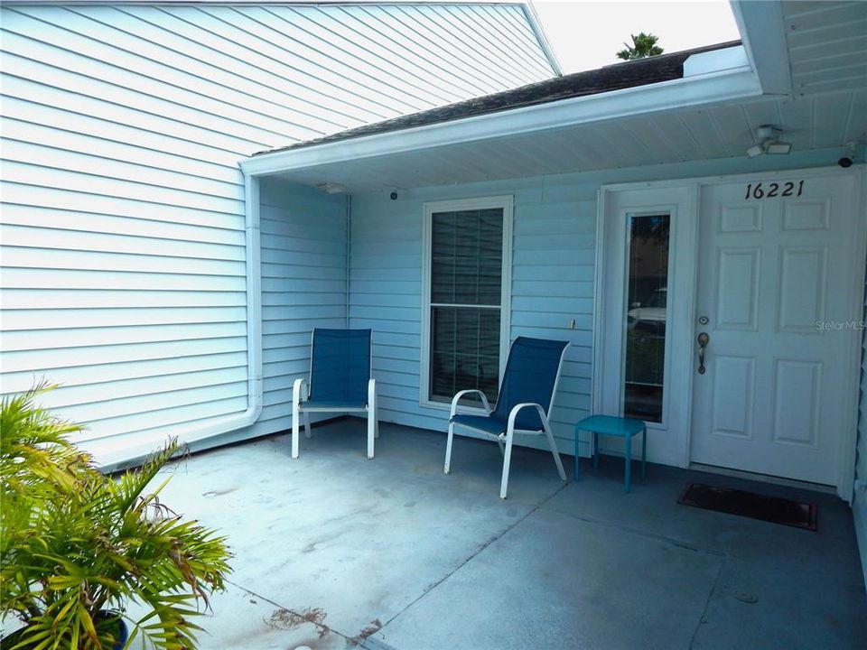 待售: $297,000 (2 贝兹, 2 浴室, 1094 平方英尺)