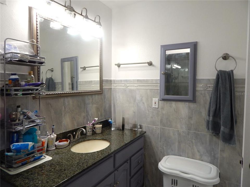 待售: $297,000 (2 贝兹, 2 浴室, 1094 平方英尺)