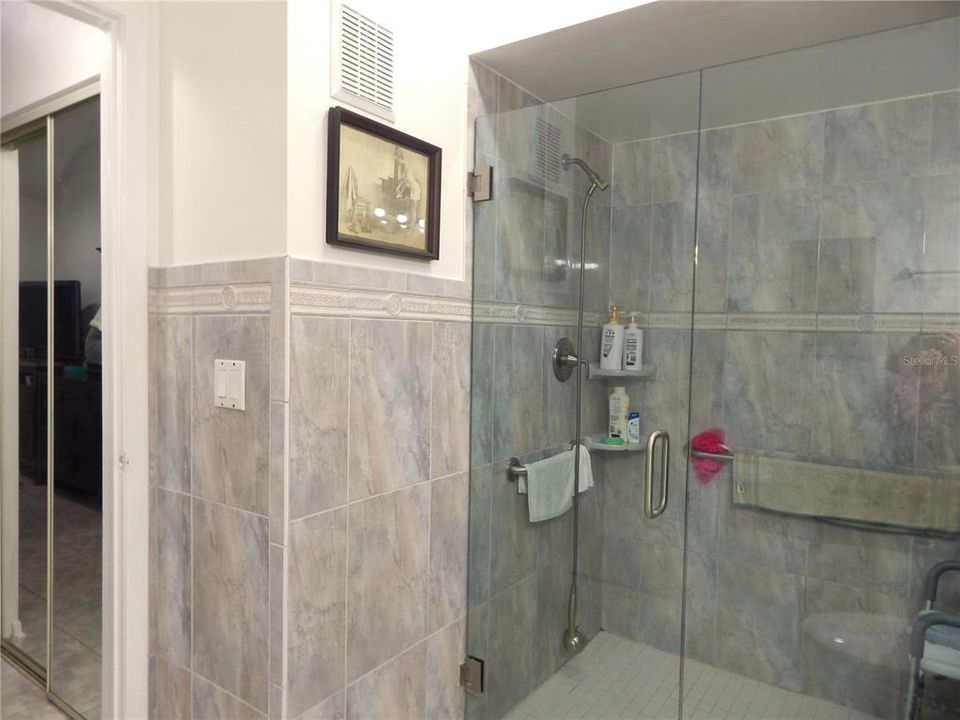 待售: $297,000 (2 贝兹, 2 浴室, 1094 平方英尺)