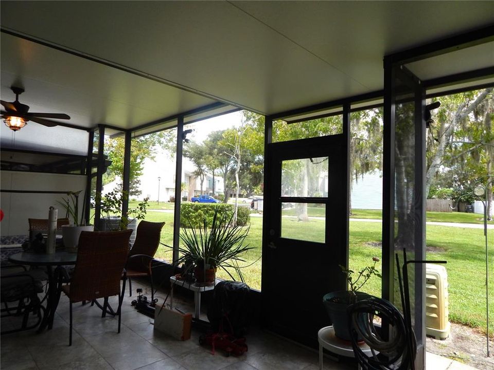 待售: $297,000 (2 贝兹, 2 浴室, 1094 平方英尺)