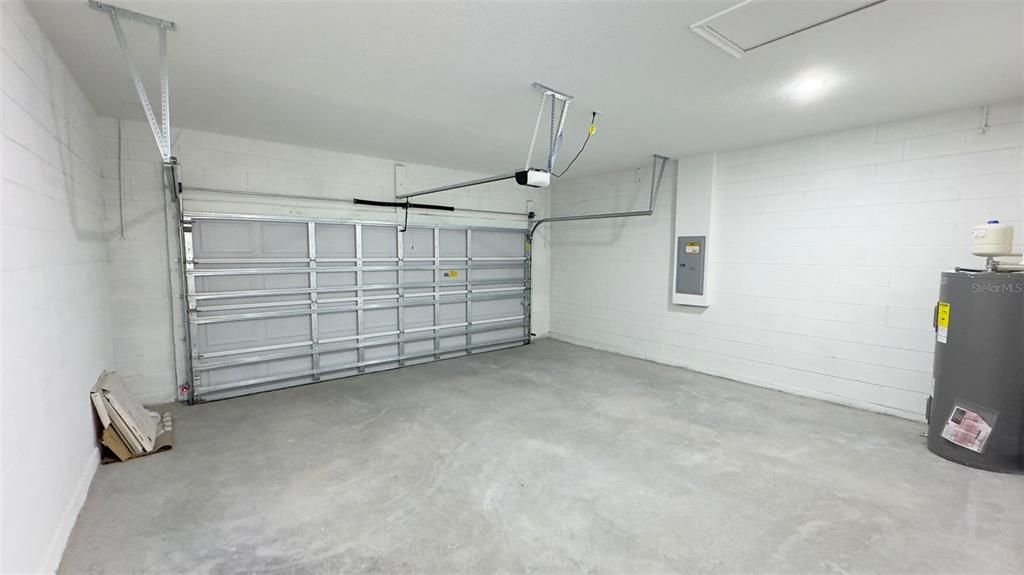 En Venta: $315,000 (4 camas, 2 baños, 1833 Pies cuadrados)