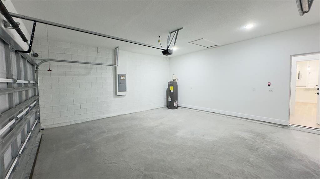 En Venta: $315,000 (4 camas, 2 baños, 1833 Pies cuadrados)