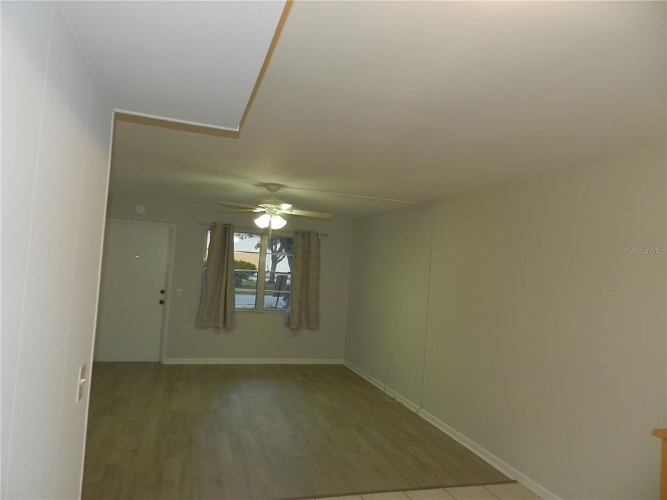 Active With Contract: $119,000 (2 beds, 2 baths, 885 Square Feet)