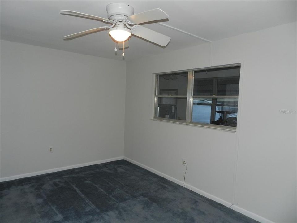 Active With Contract: $119,000 (2 beds, 2 baths, 885 Square Feet)