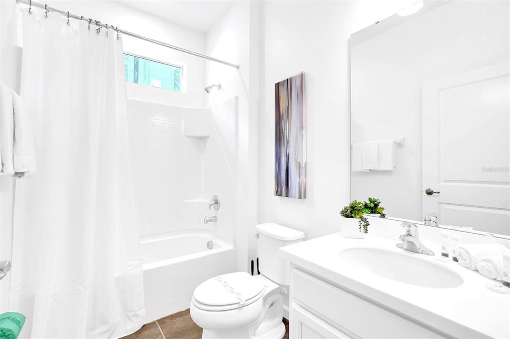 На продажу: $720,000 (8 спален, 5 ванн, 3248 Квадратных фут)