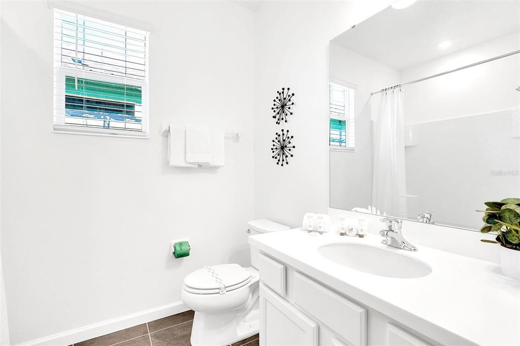 На продажу: $720,000 (8 спален, 5 ванн, 3248 Квадратных фут)