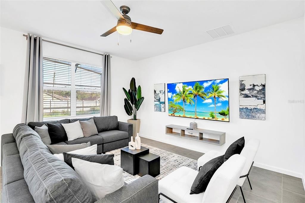 На продажу: $720,000 (8 спален, 5 ванн, 3248 Квадратных фут)