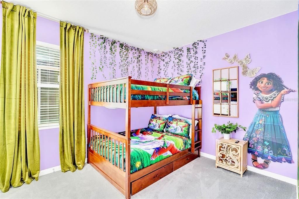 На продажу: $720,000 (8 спален, 5 ванн, 3248 Квадратных фут)