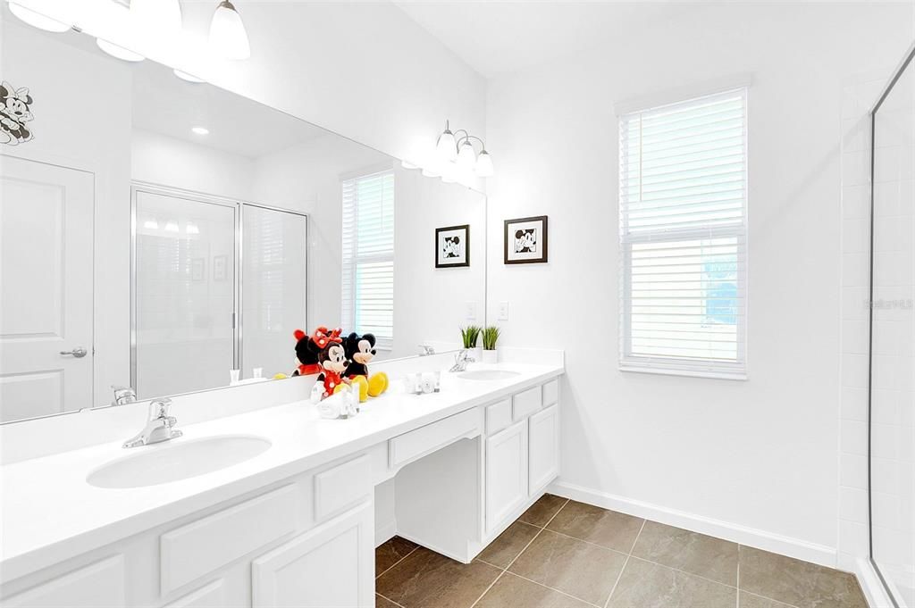 На продажу: $720,000 (8 спален, 5 ванн, 3248 Квадратных фут)