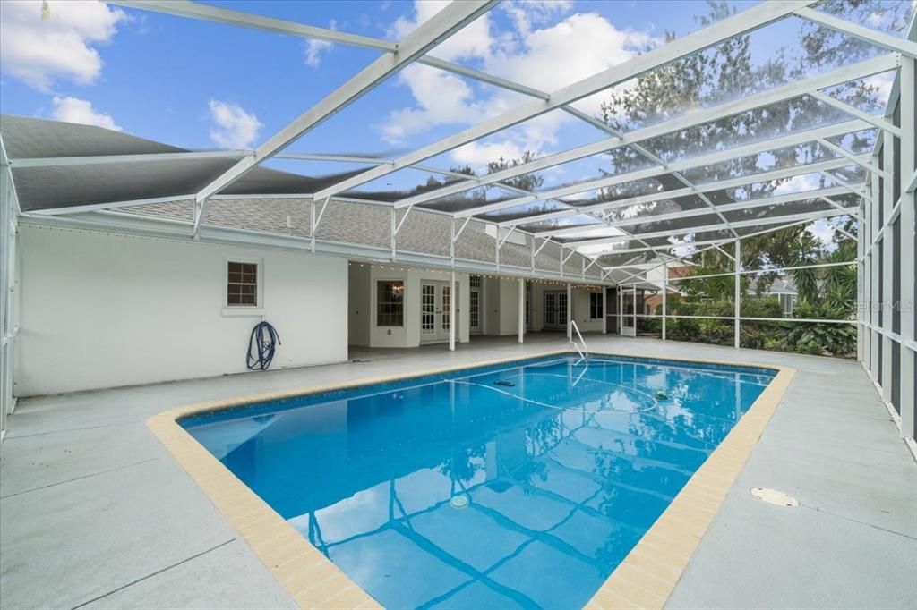 En Venta: $598,000 (4 camas, 2 baños, 3114 Pies cuadrados)