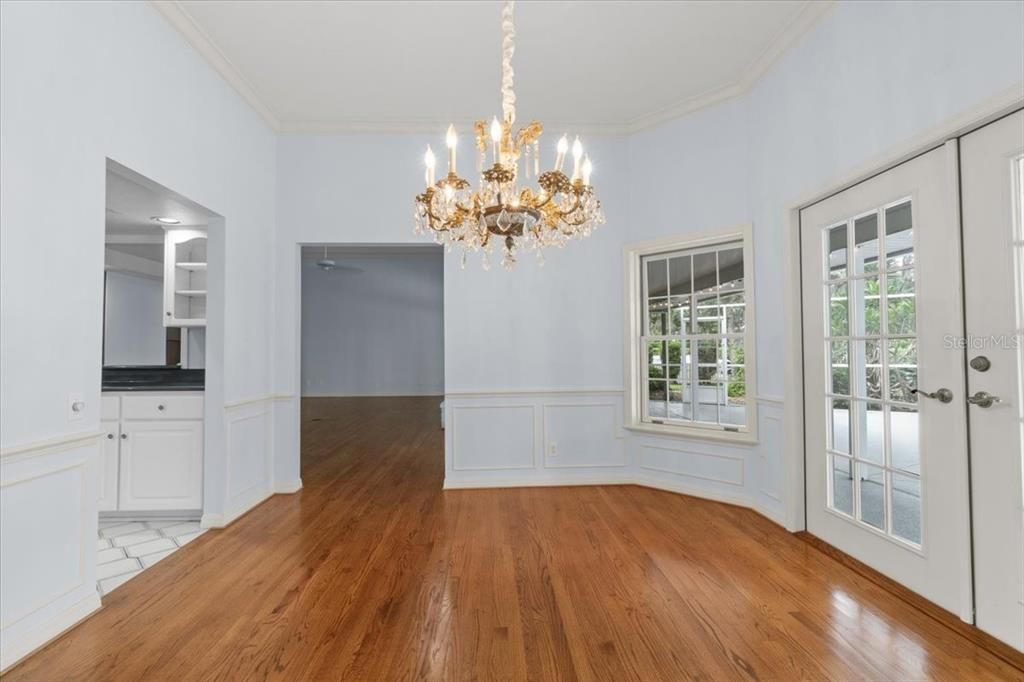 En Venta: $598,000 (4 camas, 2 baños, 3114 Pies cuadrados)