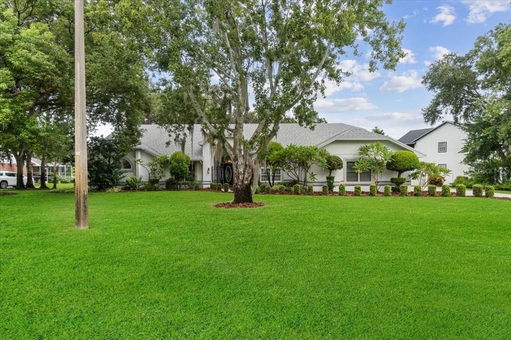 En Venta: $598,000 (4 camas, 2 baños, 3114 Pies cuadrados)