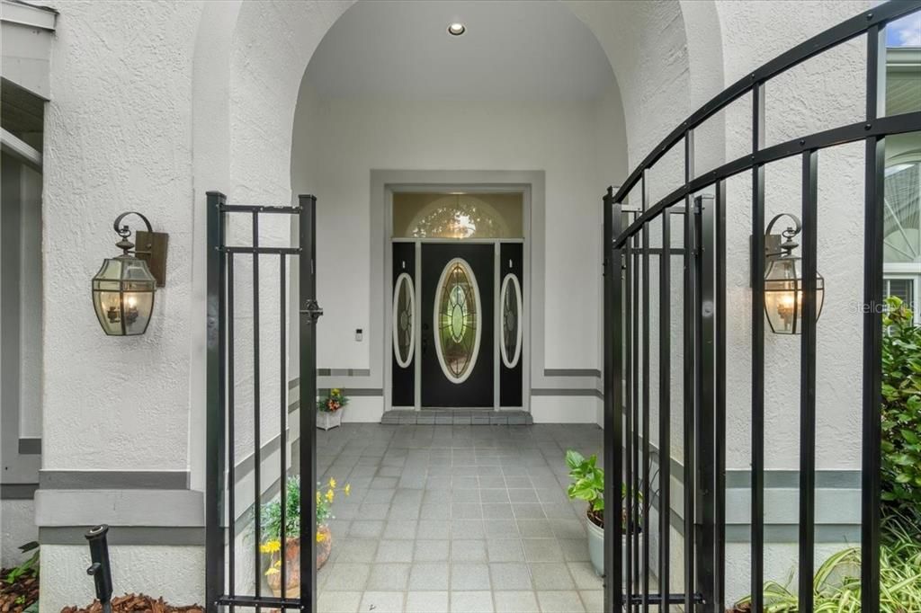 En Venta: $598,000 (4 camas, 2 baños, 3114 Pies cuadrados)