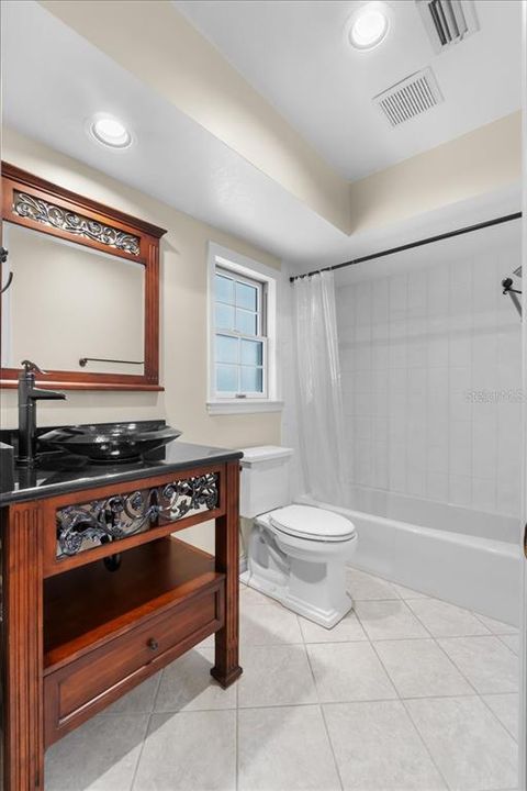 En Venta: $598,000 (4 camas, 2 baños, 3114 Pies cuadrados)