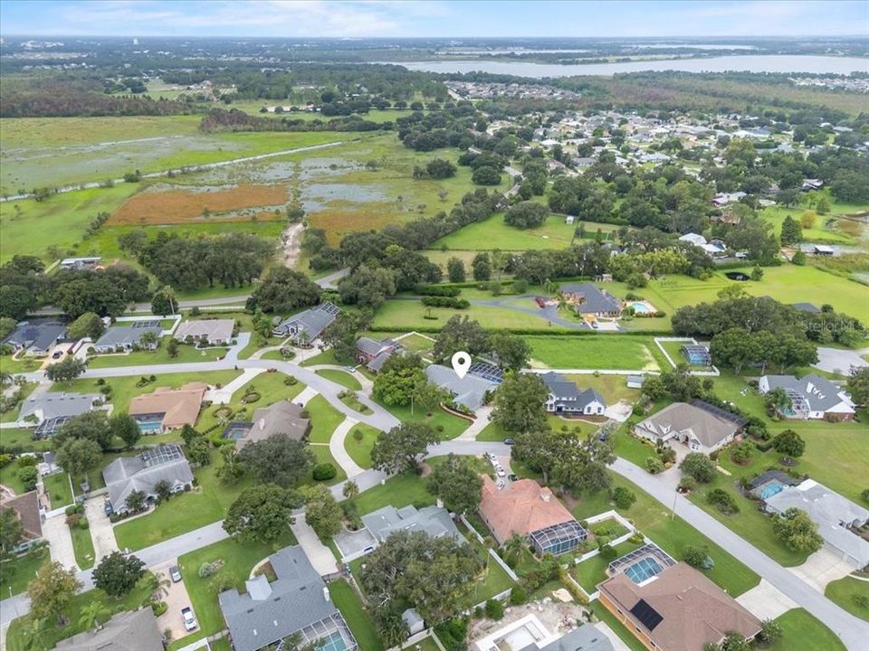 En Venta: $598,000 (4 camas, 2 baños, 3114 Pies cuadrados)