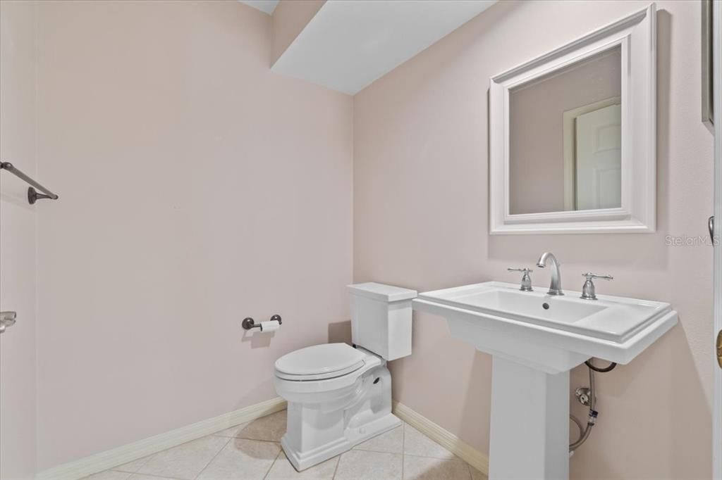 En Venta: $598,000 (4 camas, 2 baños, 3114 Pies cuadrados)