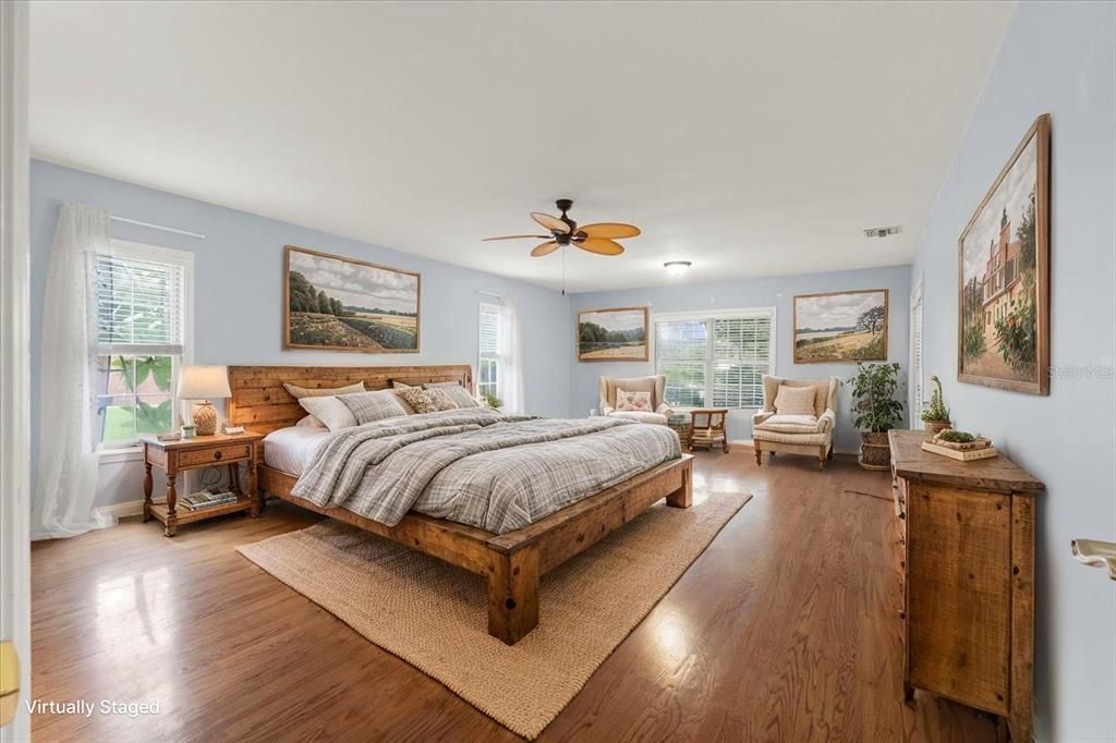 En Venta: $598,000 (4 camas, 2 baños, 3114 Pies cuadrados)