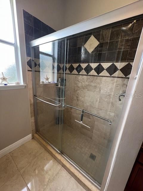 For Sale: $1,100,000 (4 beds, 2 baths, 2900 Square Feet)